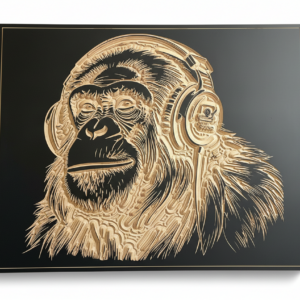 Tableau Sonore JUNGLE –  Gorille en gravure sur bois, fond noir – ENCEINTE de 20 à 200 watts 